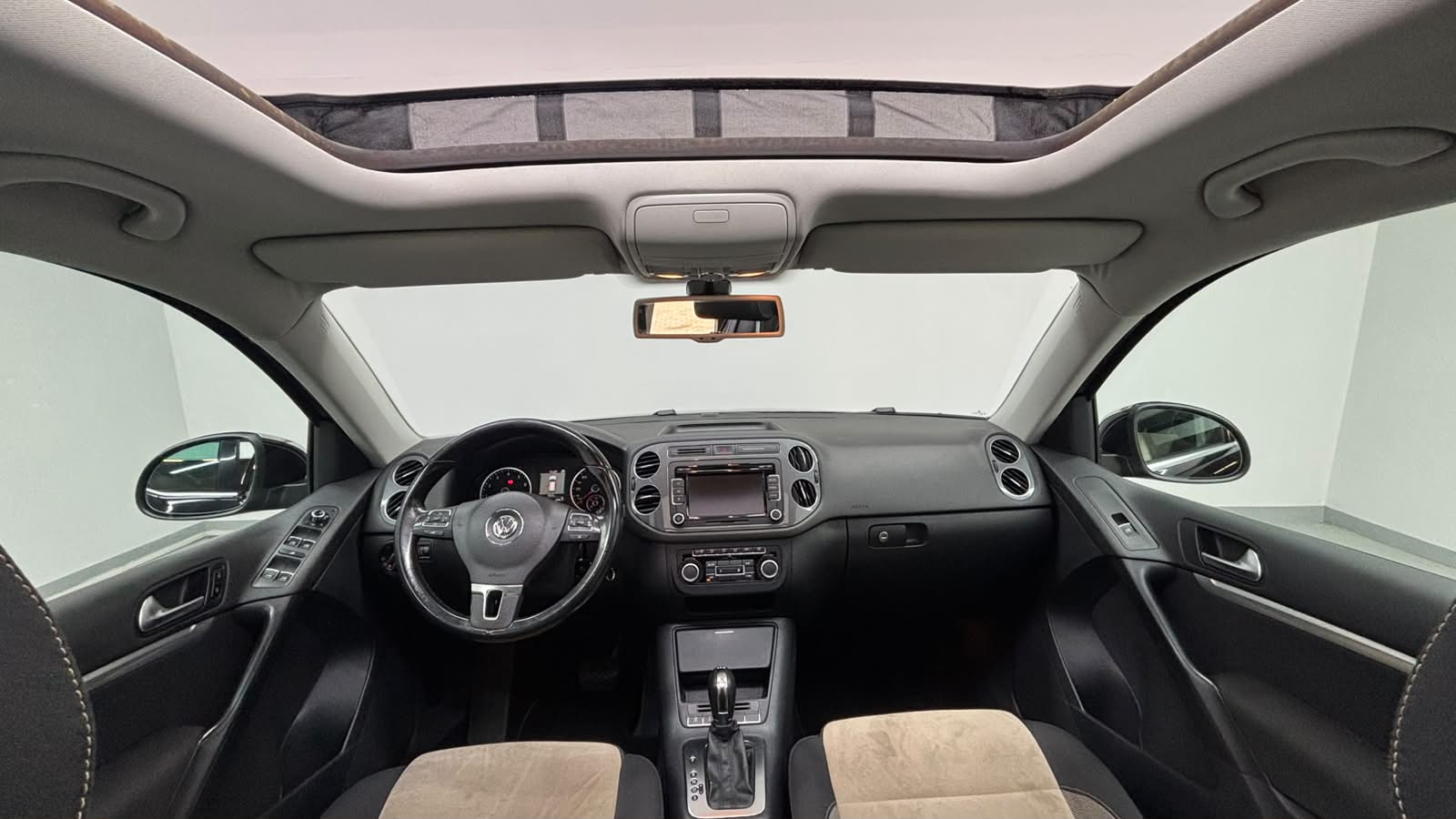 VOLKSWAGEN TIGUAN 16